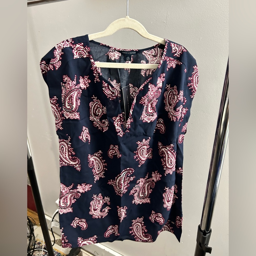 NWT Tommy Hilfiger Sleeveless Blue Pastel Design Blouse